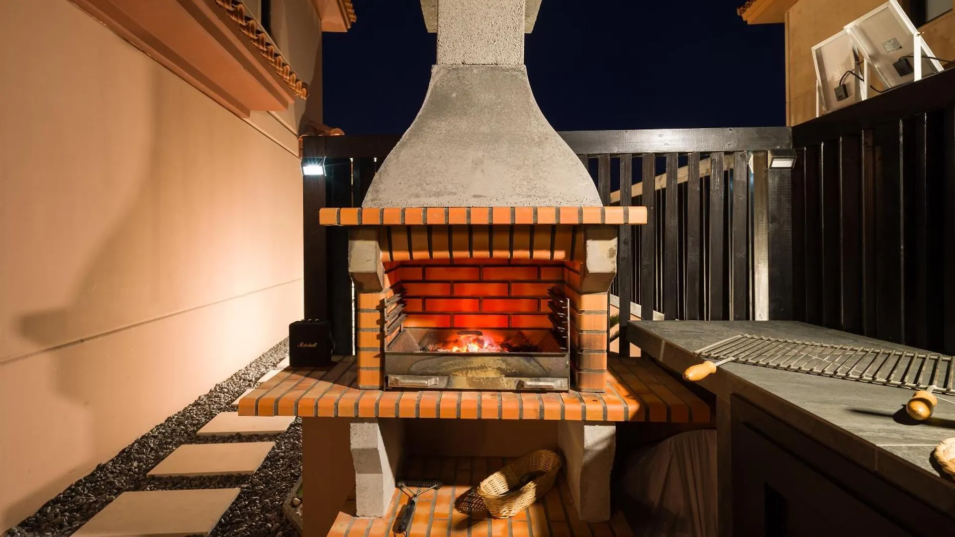 Giraud I - Luxurious Secluded Villa Next To The Sea Lajares