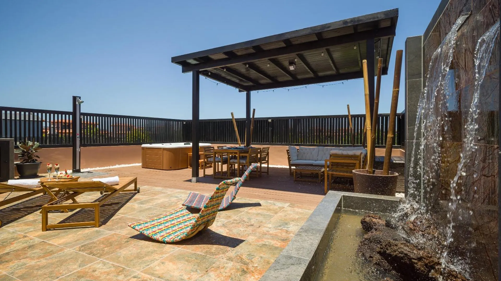 Giraud I - Luxurious Secluded Villa Next To The Sea Lajares
