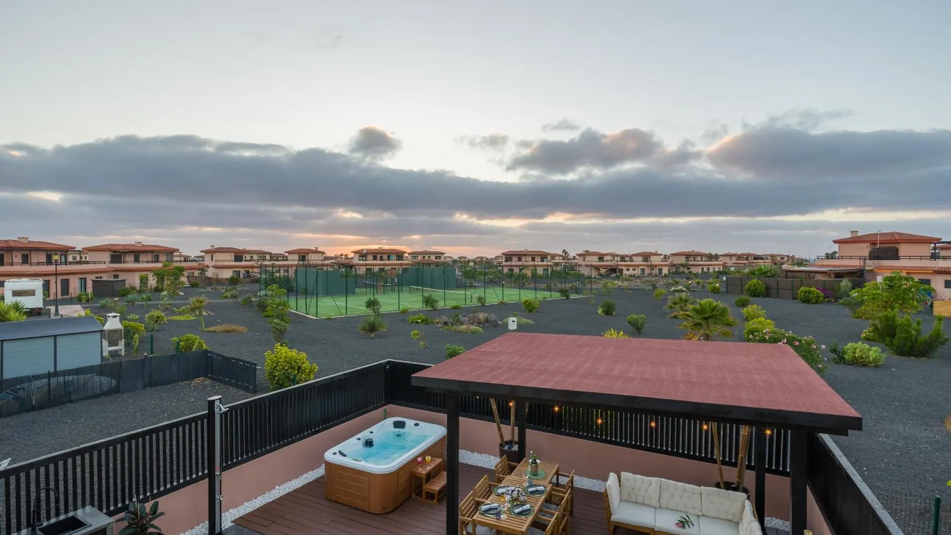 Giraud I - Luxurious Secluded Villa Next To The Sea Lajares
